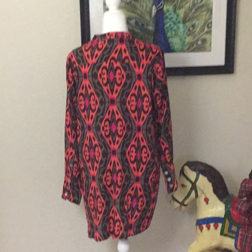 Long top. - Picture 3 of 3